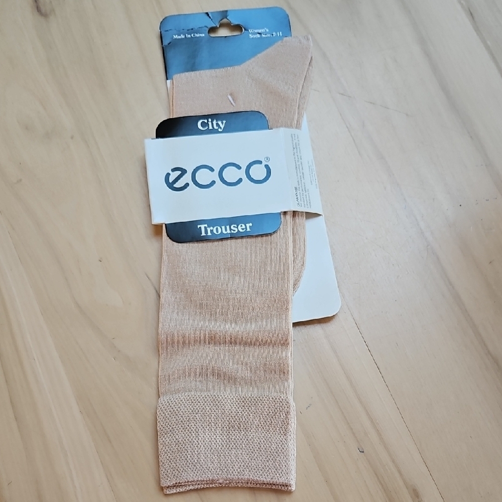 NWT Ecco Women's Beige Dress Trouser Socks Non Slip Breathable Sz. 9-11